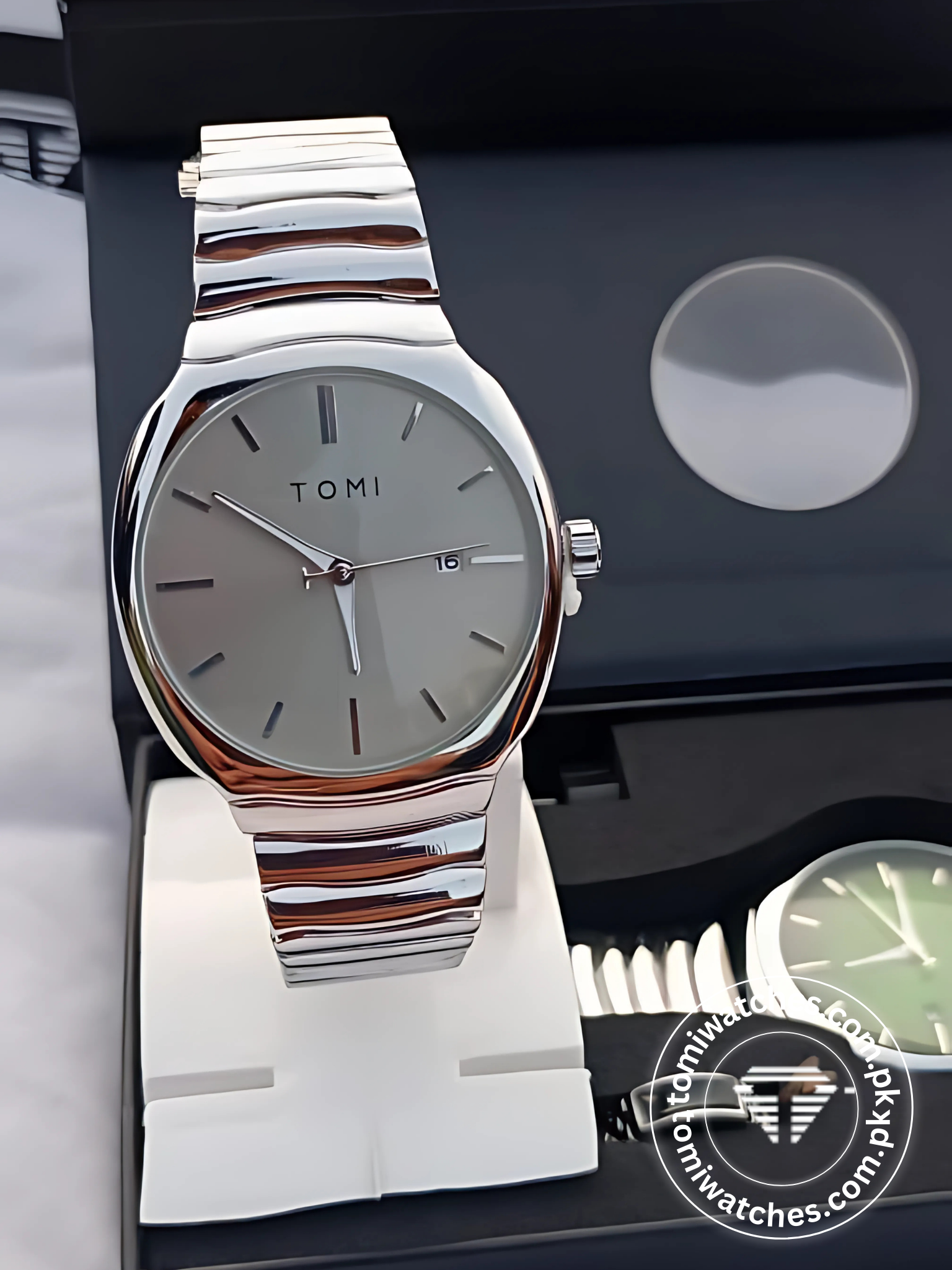 Tomi T-307 Luxury Quartz Stainless Steel Chain Wrist Watch for Mens | Elegant & Durable Timepiece - Tomi Watches