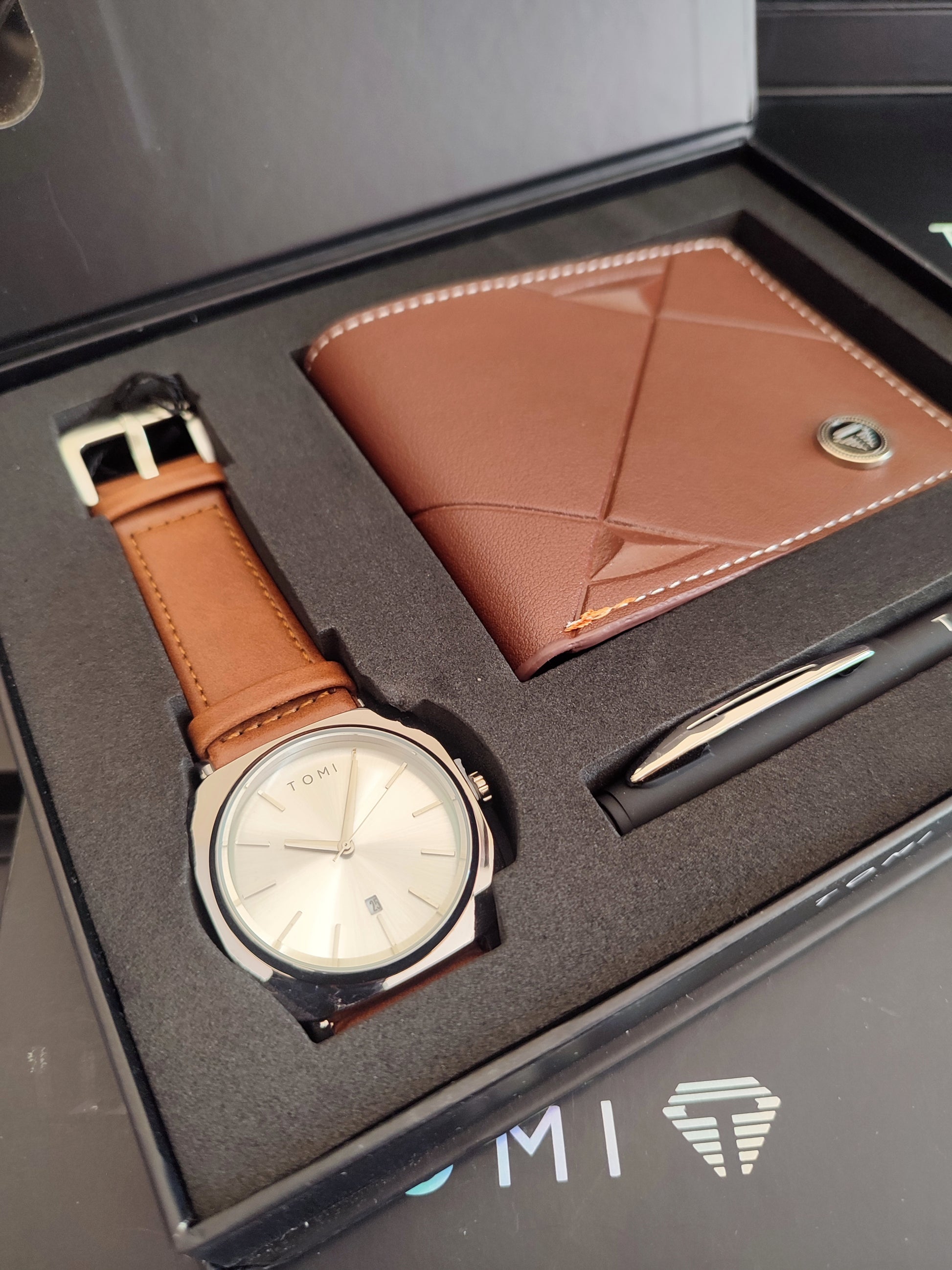 TOMI T-084 3PCS  Gift Box Set with Watch, Wallet & Pen - Tomi Watches