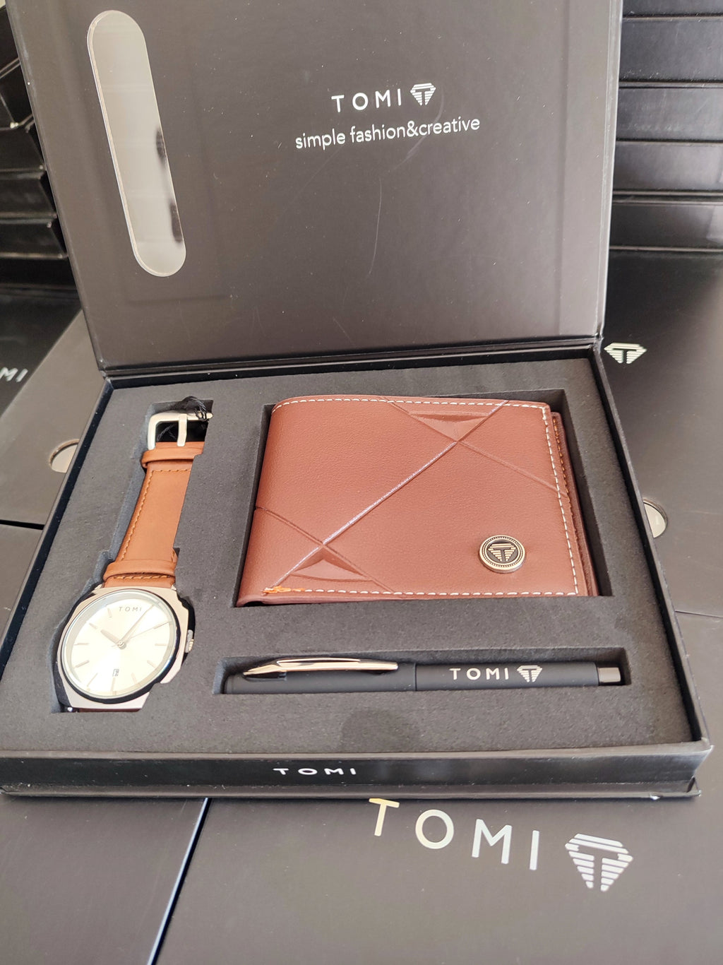 TOMI T-084 3PCS  Gift Box Set with Watch, Wallet & Pen - Tomi Watches