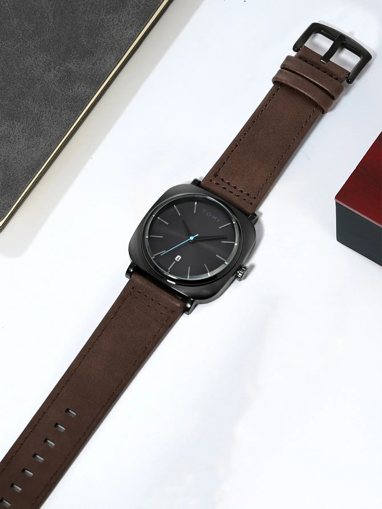 TOMI T-084 Men's Leather Strap Quartz Date Watch - Tomi Watches