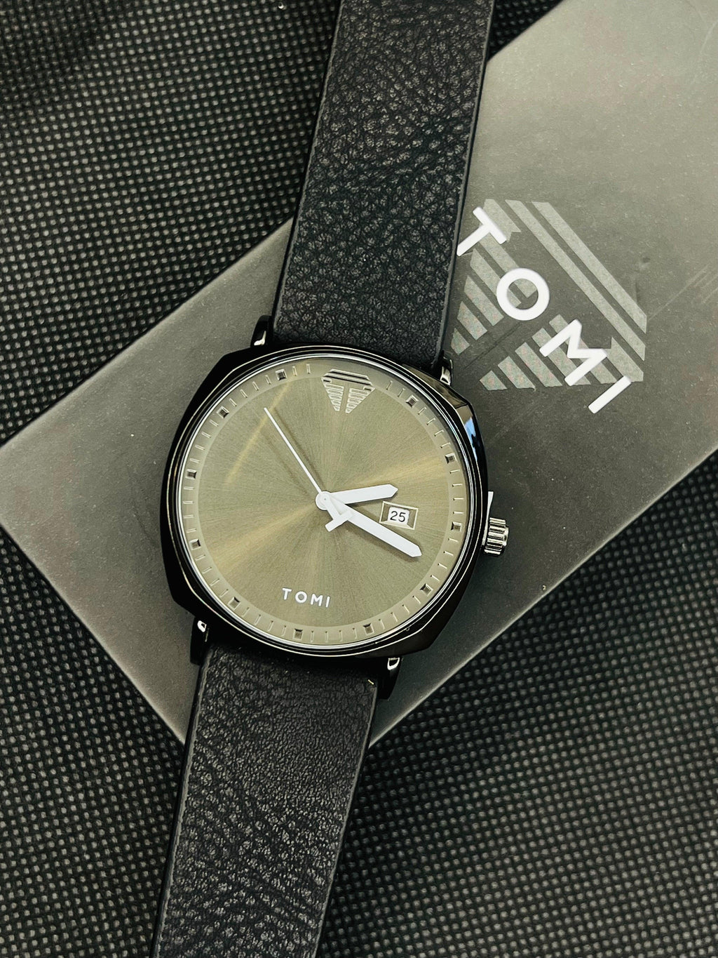 TOMI T-044 Men's Watch Quartz Date Leather Strap - Tomi Watches