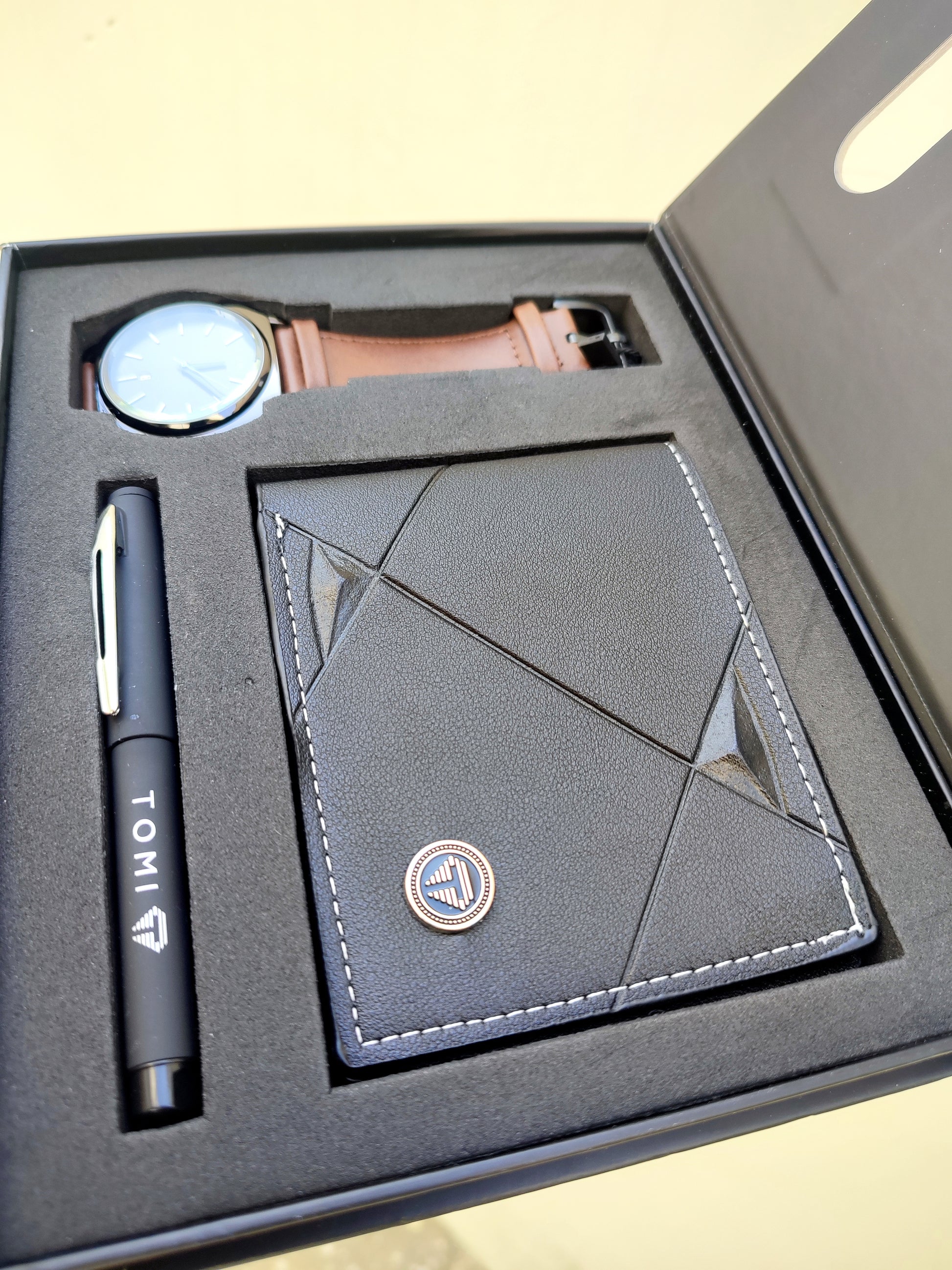 TOMI T-084 3PCS  Gift Box Set with Watch, Wallet & Pen - Tomi Watches